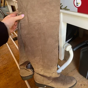 Kneeboots - Storlek 38.