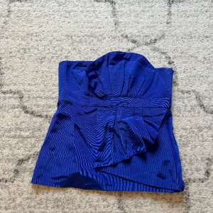 Bandeau festtopp  - För liten för mig och därför säljs den💙💙