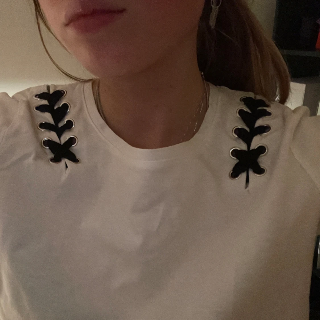 Tröja med snörning  - 90