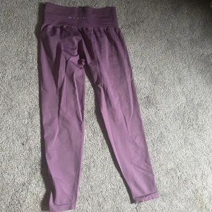 Nvtgn tights - Säljer dessa assnygga nvtgn tights i storlek L, passar också mig med M. Använda 3 ggr typ, nypris 70$