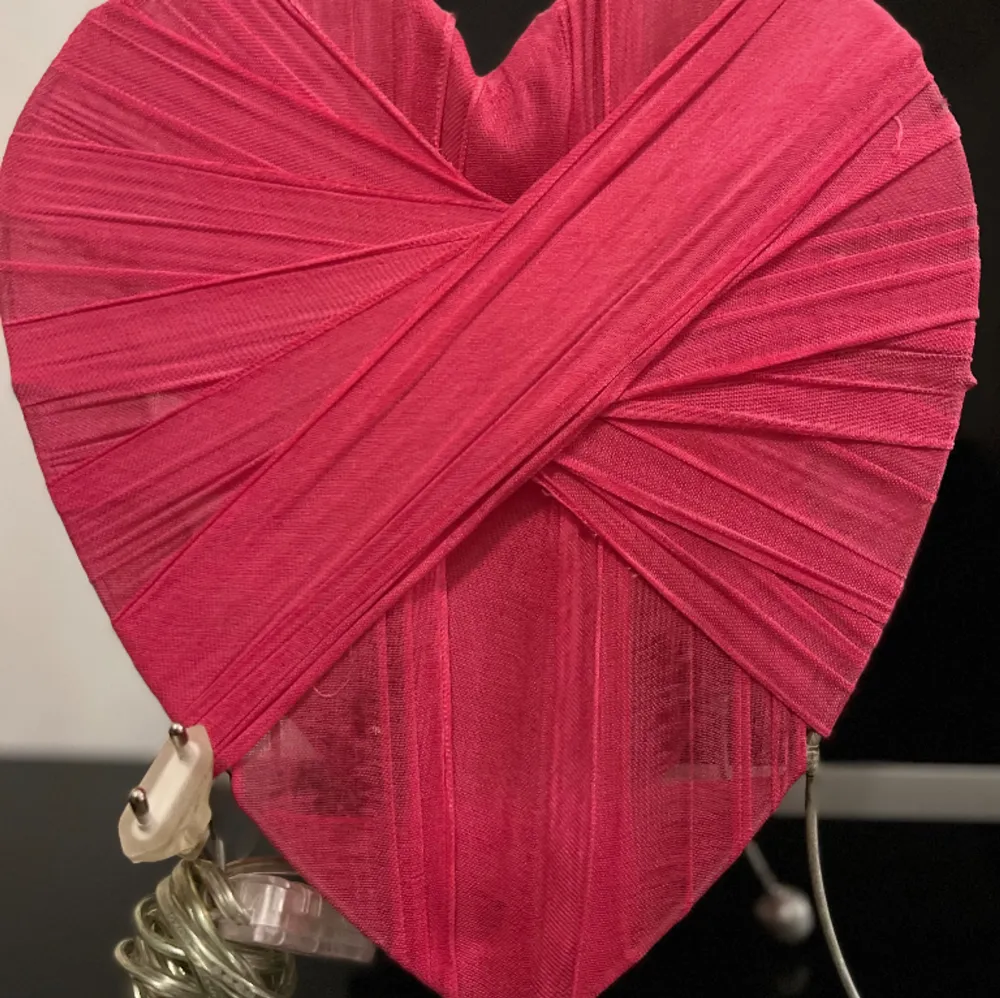 Rosa hjärtformat bordslampa.. Övrigt.