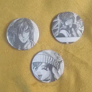 Detta är handgjorda pins, osäker på anime. 