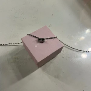Edblad halsband - Säljer då jag har dubbletter. Mycket fint skick & nästan aldrig använt! Fick i julklapp från edblad. nypris : 599. Kom gärna med egna pris förslag!!❣️❣️Kan även tänka mig byta mot andra silver smycken