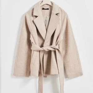 Kappa - Säljer denna kappa storlek S DM för mer info  Knappt använd helt som ny.