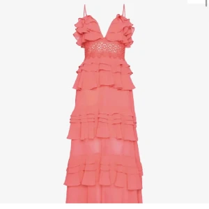 Balklänning  - Så fin och eftertraktad balklänning från True Decadence!  Denna så fina färg går inte att få tag på längre och nypris på ca 2000🩷 obs!! Lite uppsydd INGA DEFEKTER