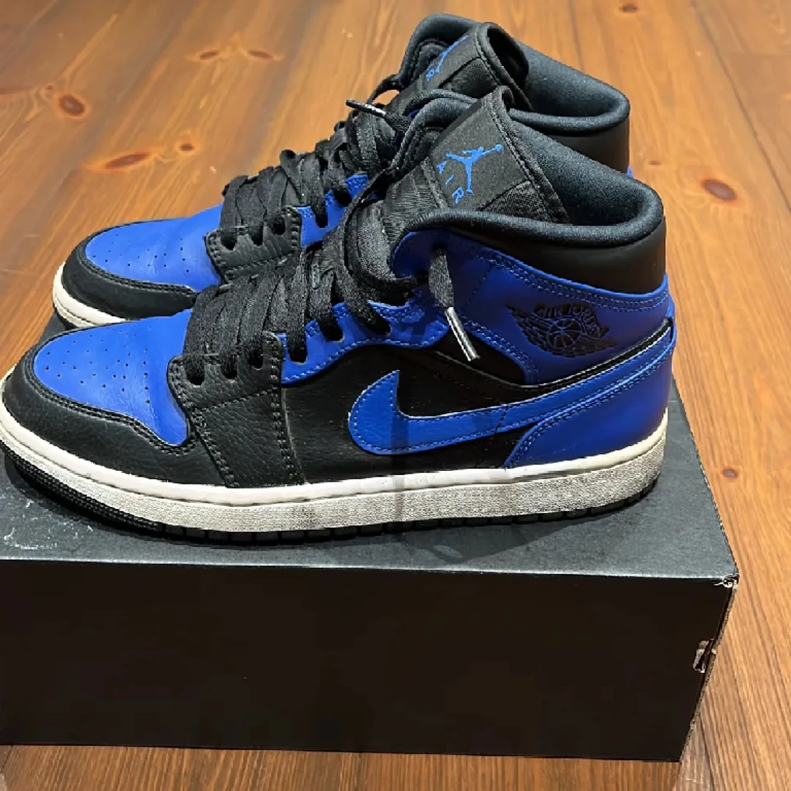 Jordan 1 mid hyper royale - 90