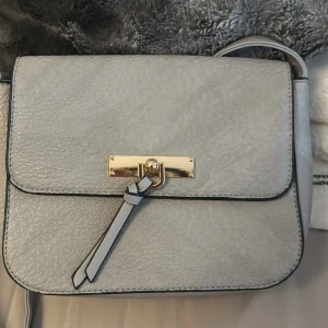 Väska - Kommer ej till användning längre 