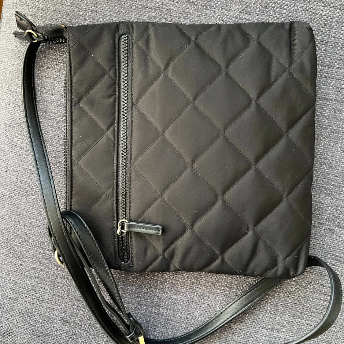 Tommy Hilfigher  - 90