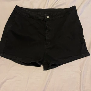 Jeansshorts - Jeansshorts Storlek L Oanvända