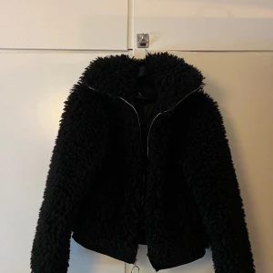 Fluffig jacka - Jacka från bikbok