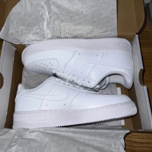 nike af1 (Har kvitto) - Helt nya storlek 44 för stora för mig