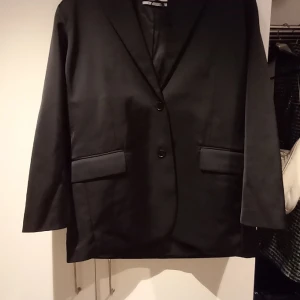 Weekday 38 Oversized Blazer - Storlek 38 M men det är oversize style 