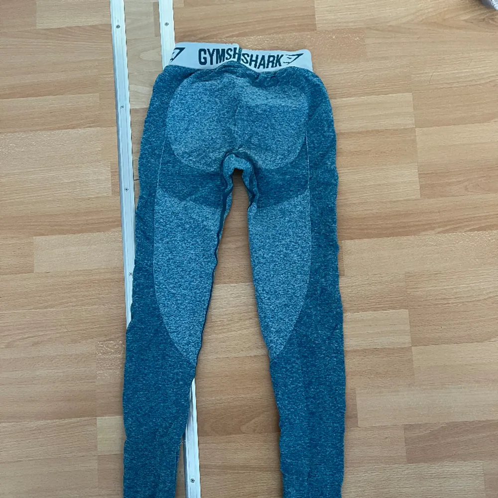 Gymshark träningstights i fint skick, storlek XS 💞 200kr 🌟. Jeans & Byxor.