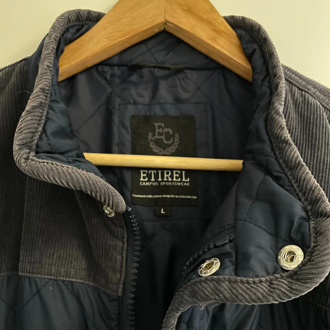 Etirel jacka storlek L - 91