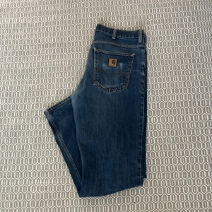 FETA CHARHARTT JEANS - Storlek 33x32 Väldigt bra skick