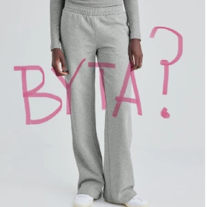 Bikbok mjukisbyxor  - Har någon dessa mjukisbyxor i storlek S och vill byta mot mina som är i xs? Jag har gråa men kan även tänka mig att byta mot svarta, bara de är strl S.