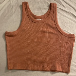 Rosa topp - Cropped mörkrosa topp från lager 157. Använd Max 5 gånger. Gratis frakt