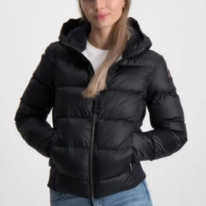 Parajumper jacka - Säljer nu min parajumperjacka då jag har fått för många jackor och den börjar bli lite liten på mig💓den är i modellen sheen, orginalpris 4299 och säljer för 1300.första bilden är lånad, skriv vid frågor annars använd görna köp nu❤️