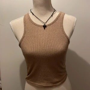 Beige linne - Basic beiget linne köpt på second hand, inga synliga defekter.
