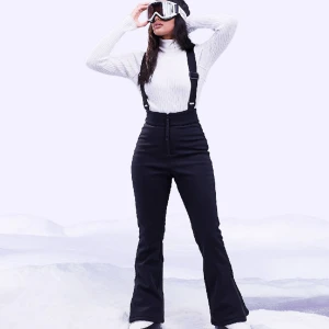 Skidbyxor  - Skidbyxor från ASOS, nästan helt oanvända. Slutsålda på hemsidan, storlekar XS, nypris 1000kr