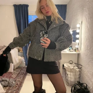 NAKD jacka - Jacka i fint skick trots väl använd, storlek 38