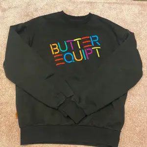  Svart härlig hoodie från Butter använd några gånger men väldigt bra skick stor storlek M 😊