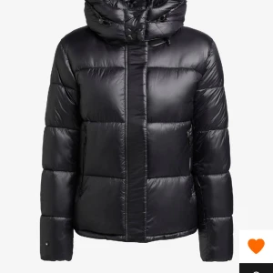 Khujo-Jacka - Velona shiny. St M. Säljes då jag inte använder den tillräckligt. Slutsåld på samtliga hemsidor. 