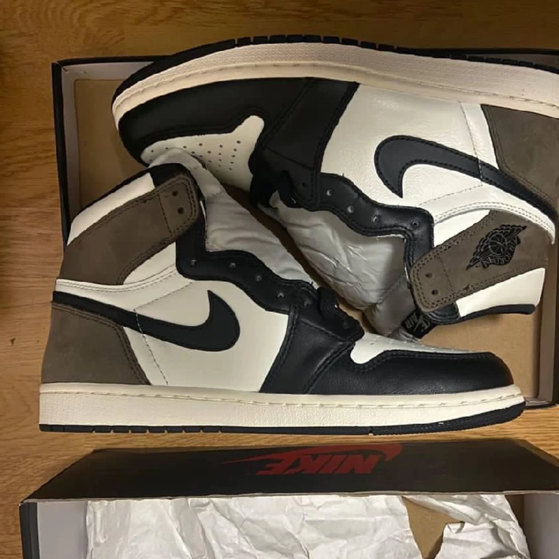 Jordan 1 mocha 
