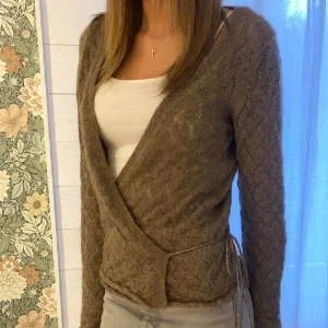 Stickad Zadig&Voltaire kofta - Säljer denne as snygga stickade koftan från Zadig&Voltaire!