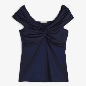 Topp från hm - Superfin topp från hm knappt använd 💓