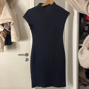 Klänning - Klänning 