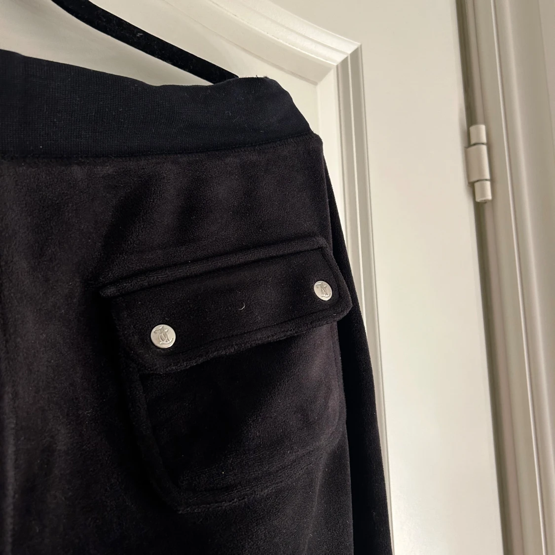 Svarta mjukisbyxor från Juicy Couture - 91