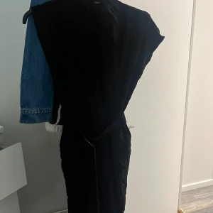 fin jumpsuit  - köptes för ett år 