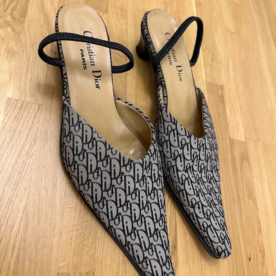 Vintage kitten heels