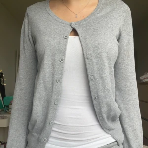 Grå kofta  - Supersöt kofta från lager 157💕