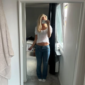 Low waist jeans zara💕 - Low waist bootcut jeans från zara, bara använda ett fåtal gånger🤍