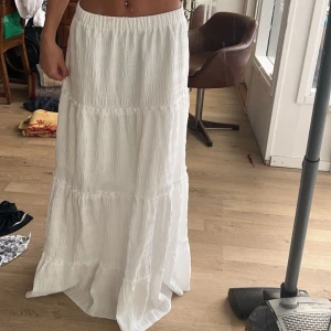 jätte söt kjol - storlek S, aldrig använt.