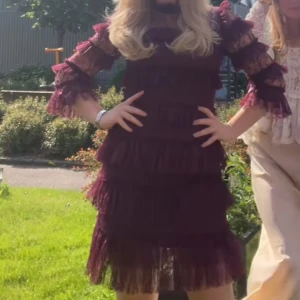 Bymalina klänning❤️ - Säljer min assnygga vinröda by malina klänning som enbart är använd en gång i utmärkt skick. Bilderna är tagna från en av mina tiktoks, därav kvaliteten!❤️ Om du vill se klänningen på video hittar du tiktoken på mitt konto: salamielwira