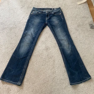 Jätte snygga miss me jeans - Strl 29 men passar nog s-m, skriv för mått eller andra frågor 💕
