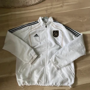 Adidas tracktop tyskland  - utmärkt skick