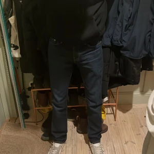 Levis 511 - Blåa Levis 511 som köptes rund februari. Inga fel eller skador