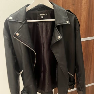 Skinnjacka - Skinnjacka i strl 38