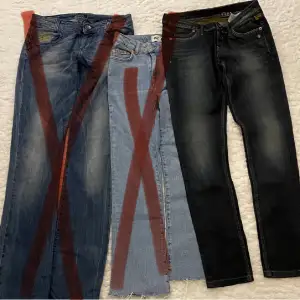 Jeans i stolekarna 32,XSS från g-star och lager157.  Bra skick,  köpare står för frakt. Om mer bilder kontakta 100kr styck 