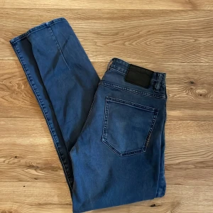 NEUW jeans - Tja! Säljer dessa jeansen från NEUW då dom knappt kommit till användning.  Modellen är ”Lou slim” Hör av er vid minsta lilla intresse!