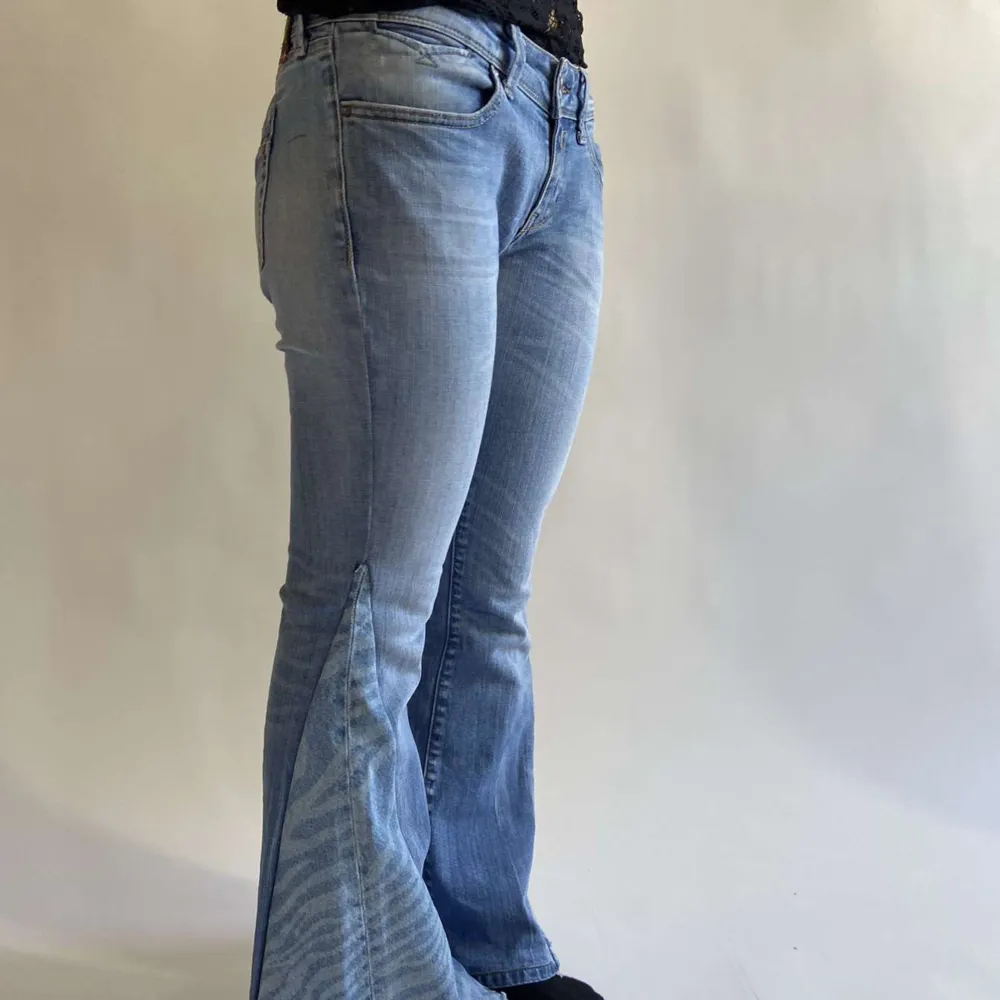 Midja 80 cm Innerbenslängd 72 cm. Jeans & Byxor.