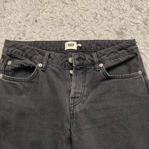 Svarta lågmidjade jeans ”Icon” från Lager 157. Endast provade 🥰