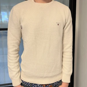 Gant tröja - Säljer en riktigt Grisch/laidback Gant tröja! Nyskick, inga fläckar! Hör gärna av er vid frågor!😊🤔