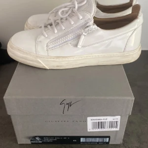 Giuseppe Zanotti skor  - Säljer mina Giuseppes.  Dom är i IT 41  Tveka inte på att höra av dig om du är sugen på att köpa!