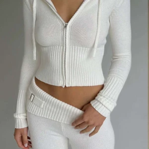 Catania sett - Säljer detta jättefina settet ifrån Catania då det är för stort för mig, det kommer i jätte bra skick💋