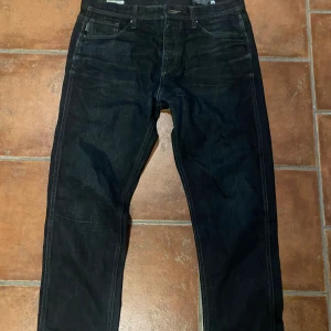 Jack and Jones byxor - Billiga sköna J&J Jeans med inget slitage eller fula märken. 